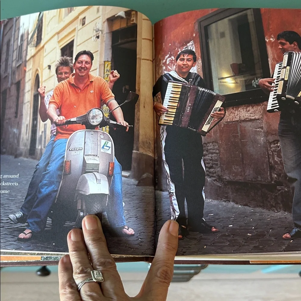Jamie's Oliver Hardback  - Jamie’s Italy Cookbook Load of good photos /stories